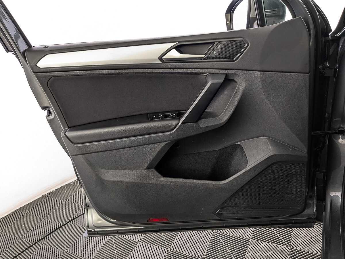 Б/У Фольксваген Тигуан 2021 года. Фото: #16