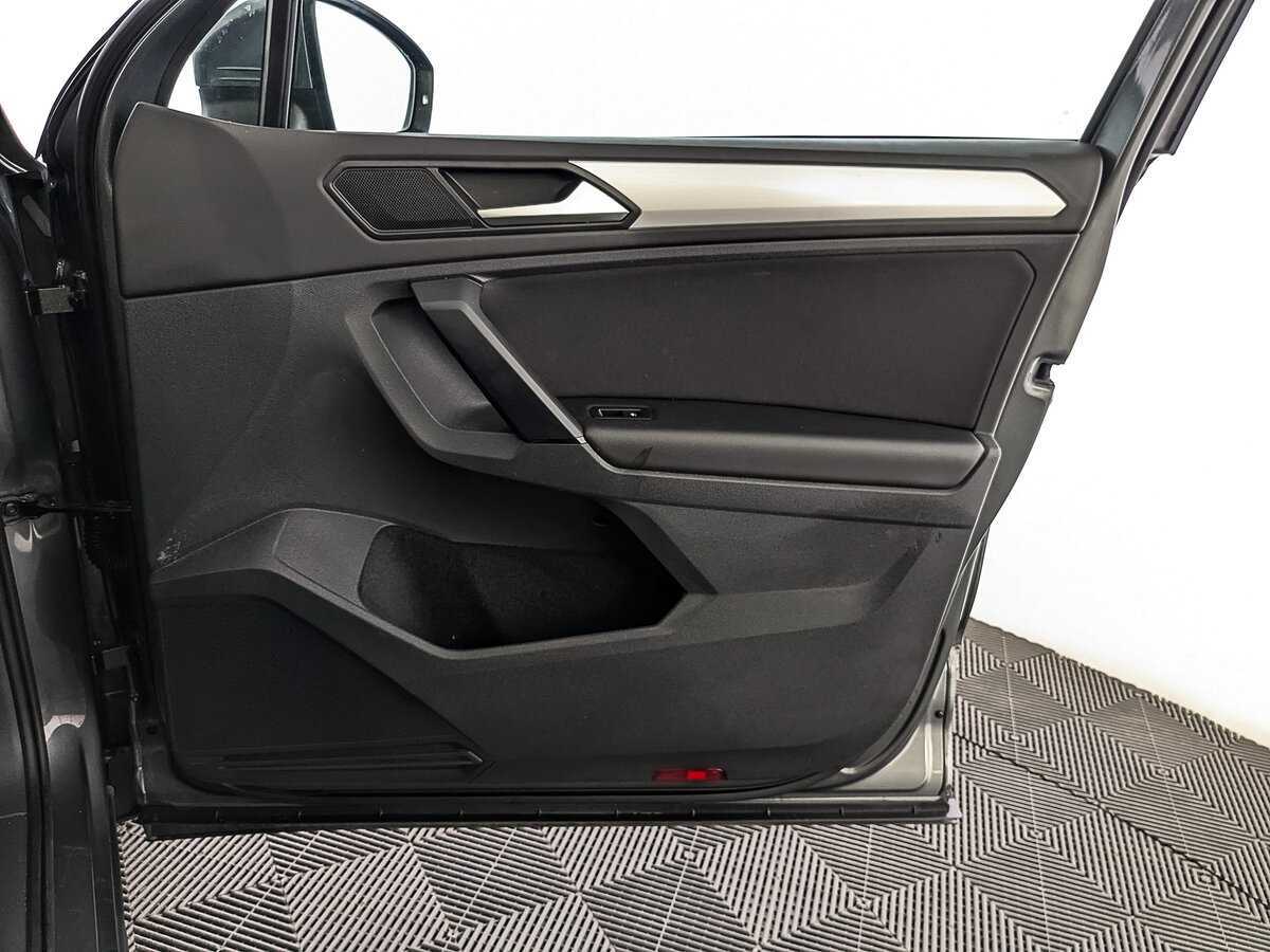 Б/У Фольксваген Тигуан 2021 года. Фото: #21