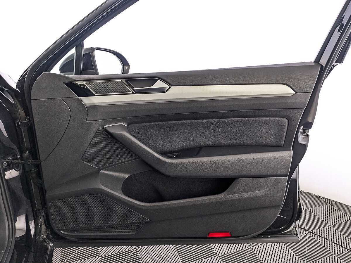 Б/У Фольксваген Пассат 2016 года. Фото: #23