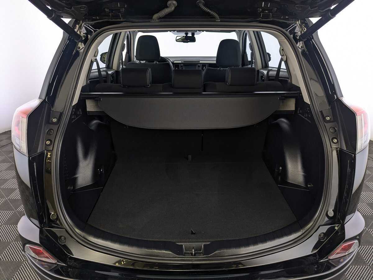 Toyota RAV4 2017 года с пробегом. Фото: #9