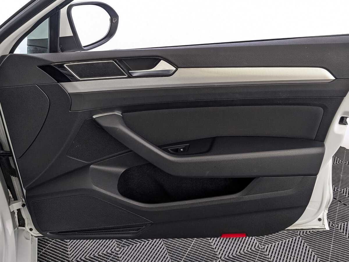 Б/У Фольксваген Пассат 2019 года. Фото: #24