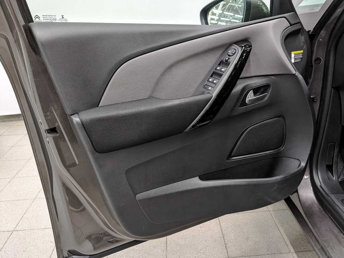 Б/У Ситроен Ц4 Пикассо 2017 года. Фото: #18