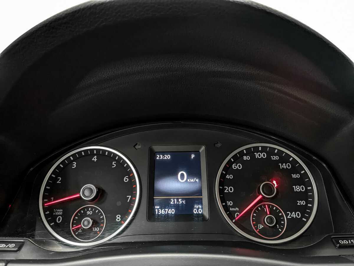 Б/У Фольксваген Тигуан 2015 года. Фото: #15