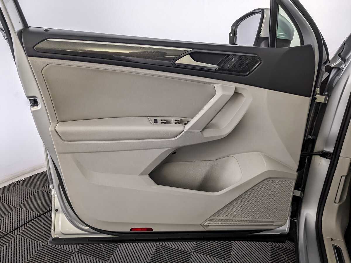 Б/У Фольксваген Тигуан 2017 года. Фото: #18