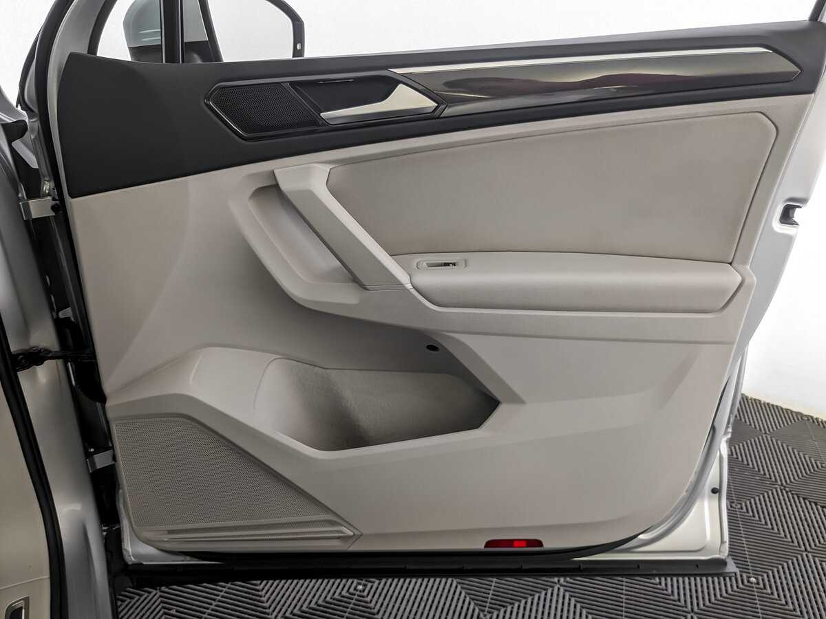 Б/У Фольксваген Тигуан 2017 года. Фото: #23