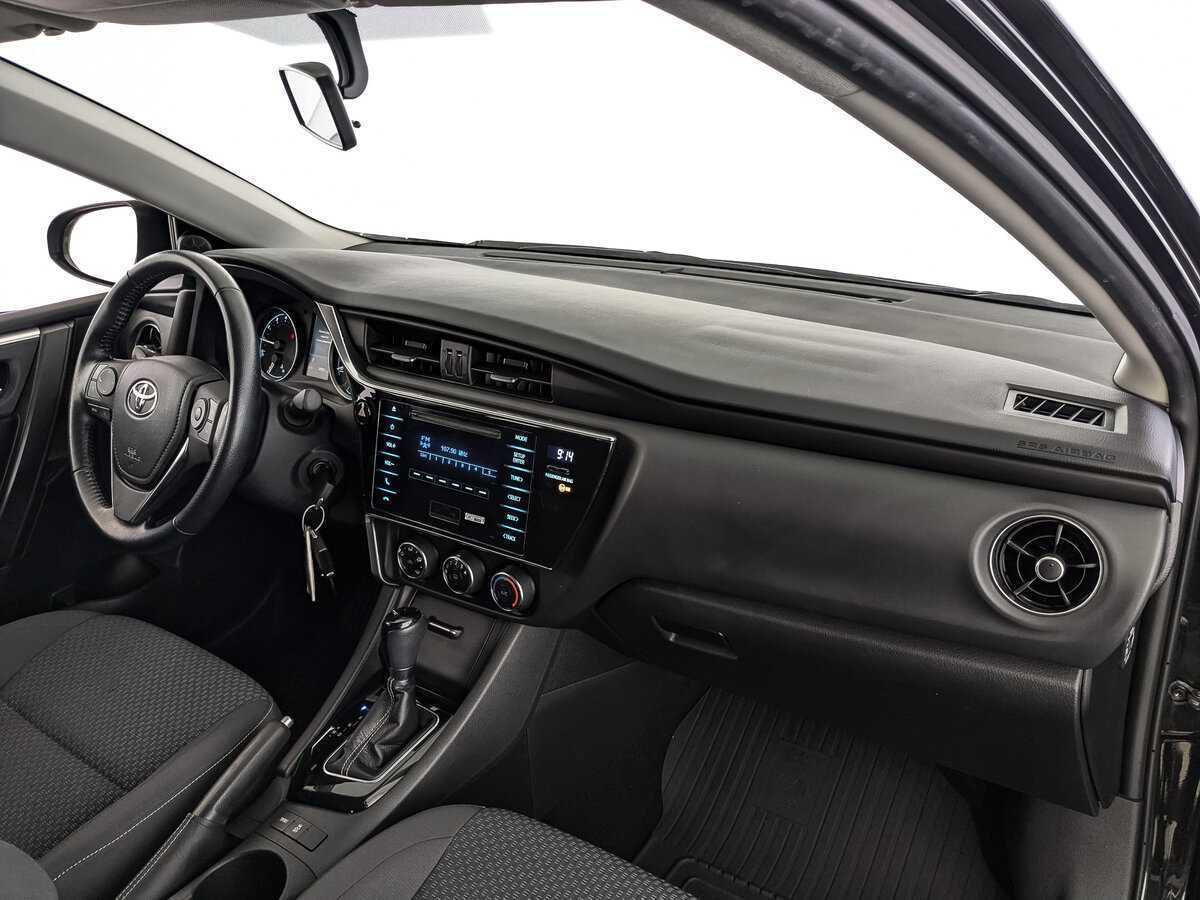 Б/У Тойота Королла 2017 года. Фото: #12