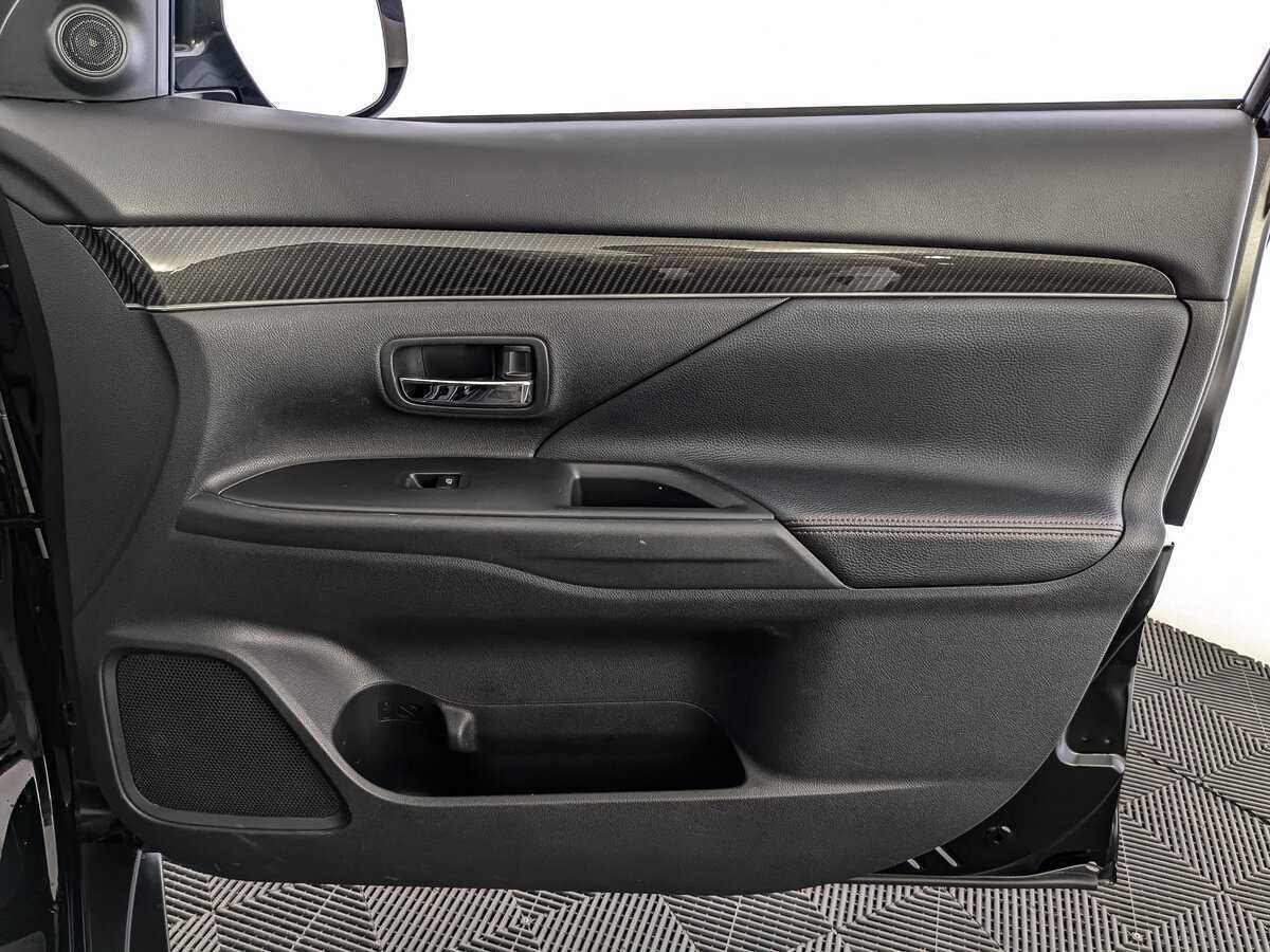 Mitsubishi Outlander 2021 года с пробегом. Фото: #24