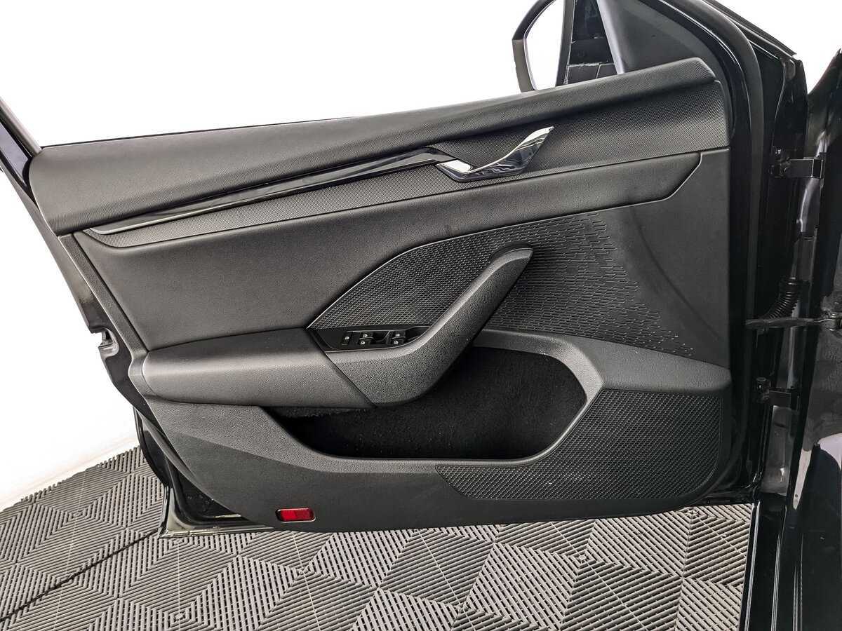 Б/У Шкода Октавия 2021 года. Фото: #18