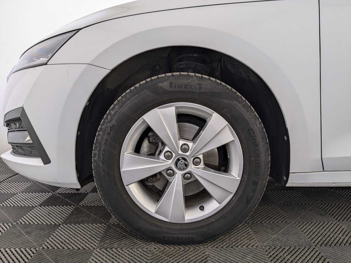 Б/У Шкода Октавия 2021 года. Фото: #11