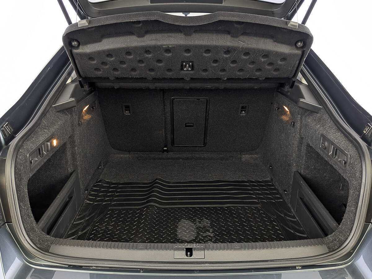 Б/У Шкода Суперб 2019 года. Фото: #9