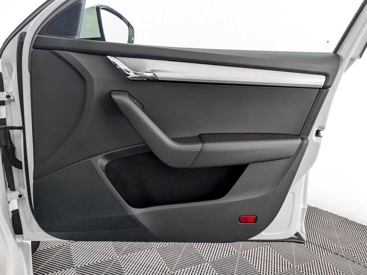 Б/У Шкода Октавия 2019 года. Фото: #23