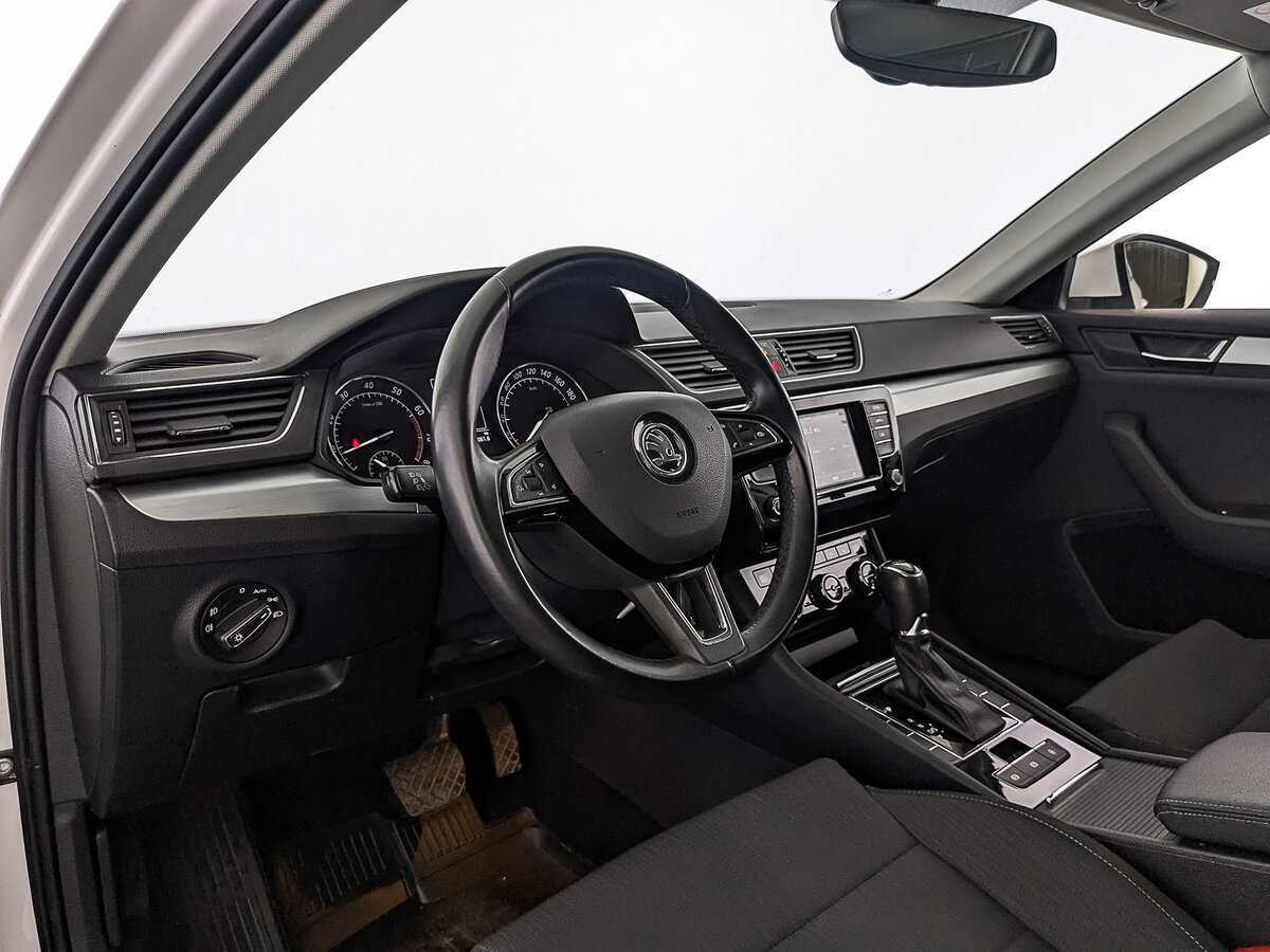 Б/У Шкода Суперб 2017 года. Фото: #14