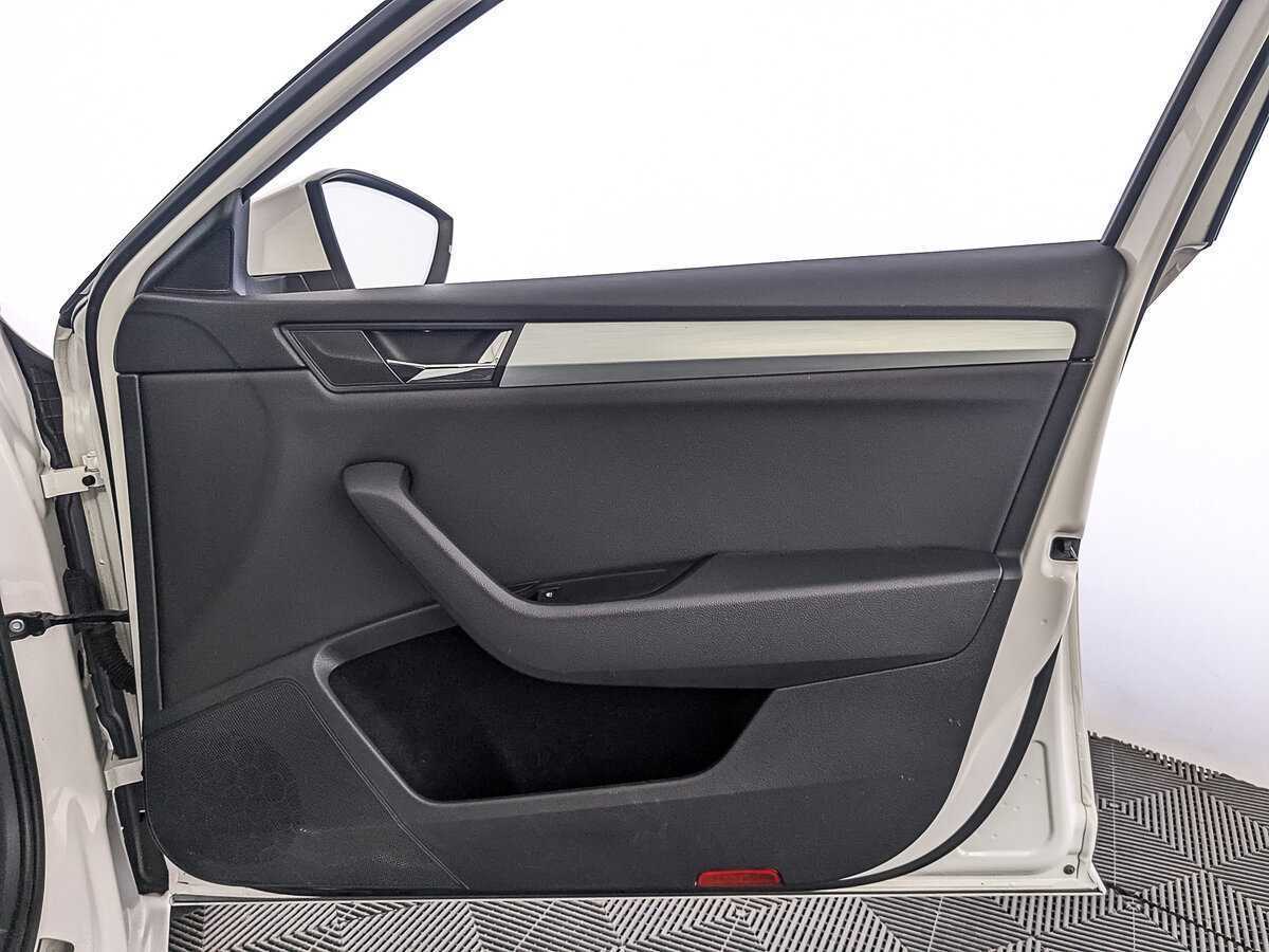 Б/У Шкода Суперб 2017 года. Фото: #24