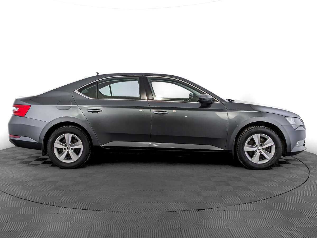 Б/У Шкода Суперб 2018 года. Фото: #3