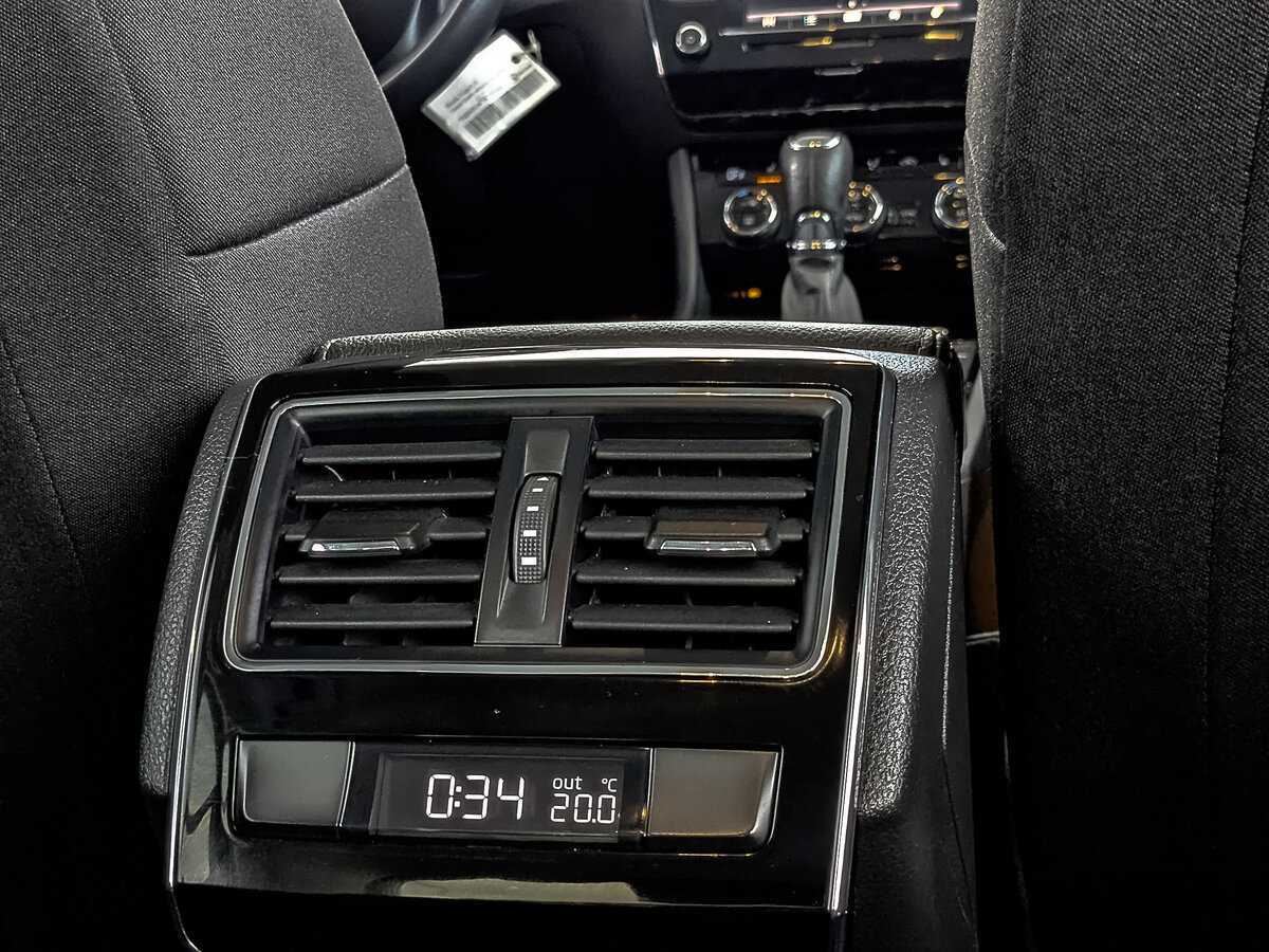 Б/У Шкода Суперб 2019 года. Фото: #23