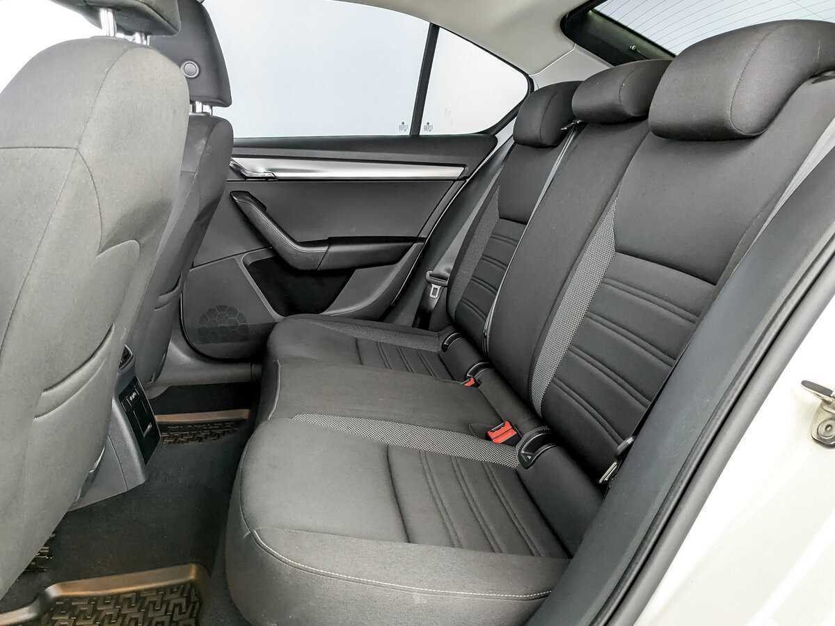 Б/У Шкода Октавия 2020 года. Фото: #11