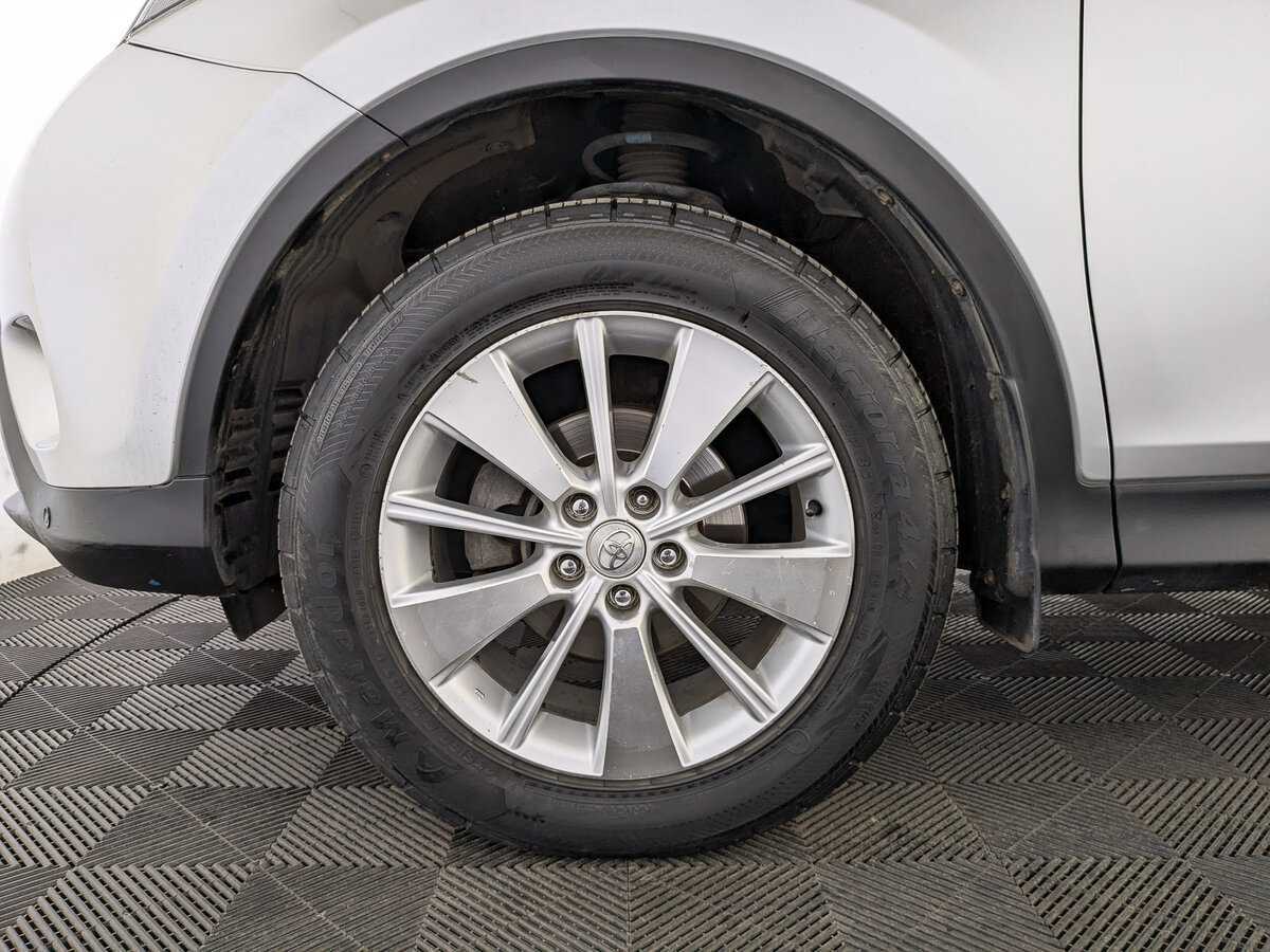 Б/У Тойота Рав4 2014 года. Фото: #11