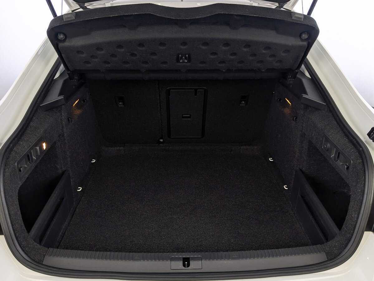 Б/У Шкода Суперб 2017 года. Фото: #9