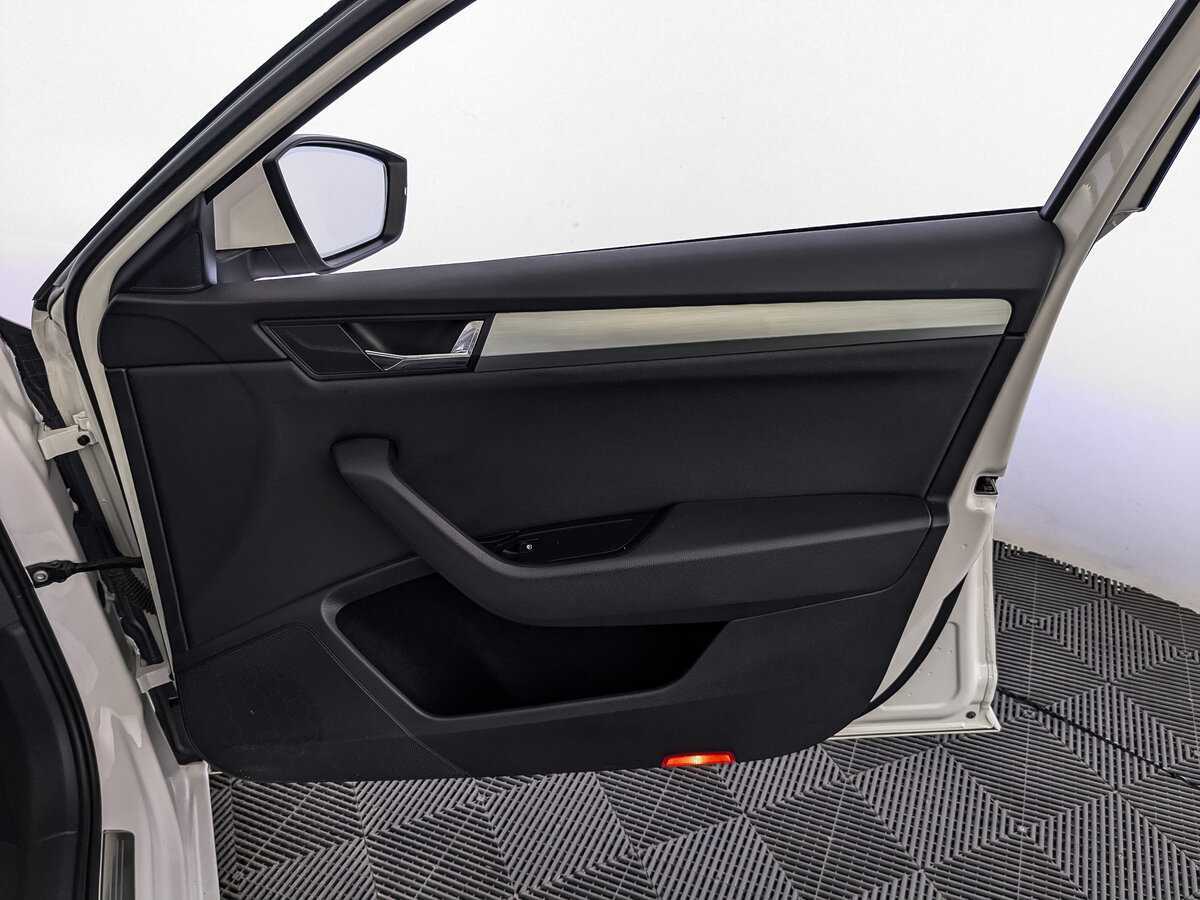 Б/У Шкода Суперб 2017 года. Фото: #22