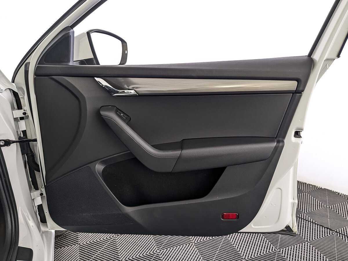 Б/У Шкода Октавия 2018 года. Фото: #24