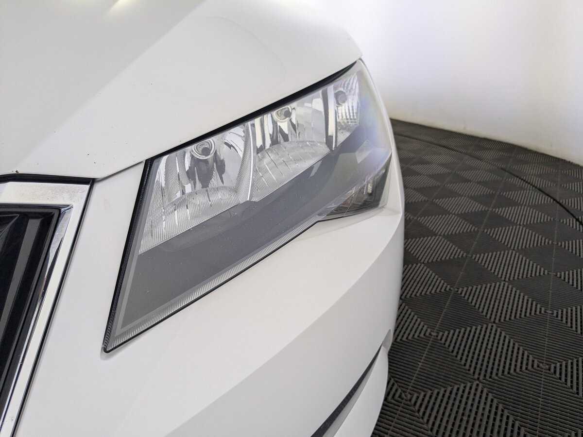 Б/У Шкода Суперб 2018 года. Фото: #10