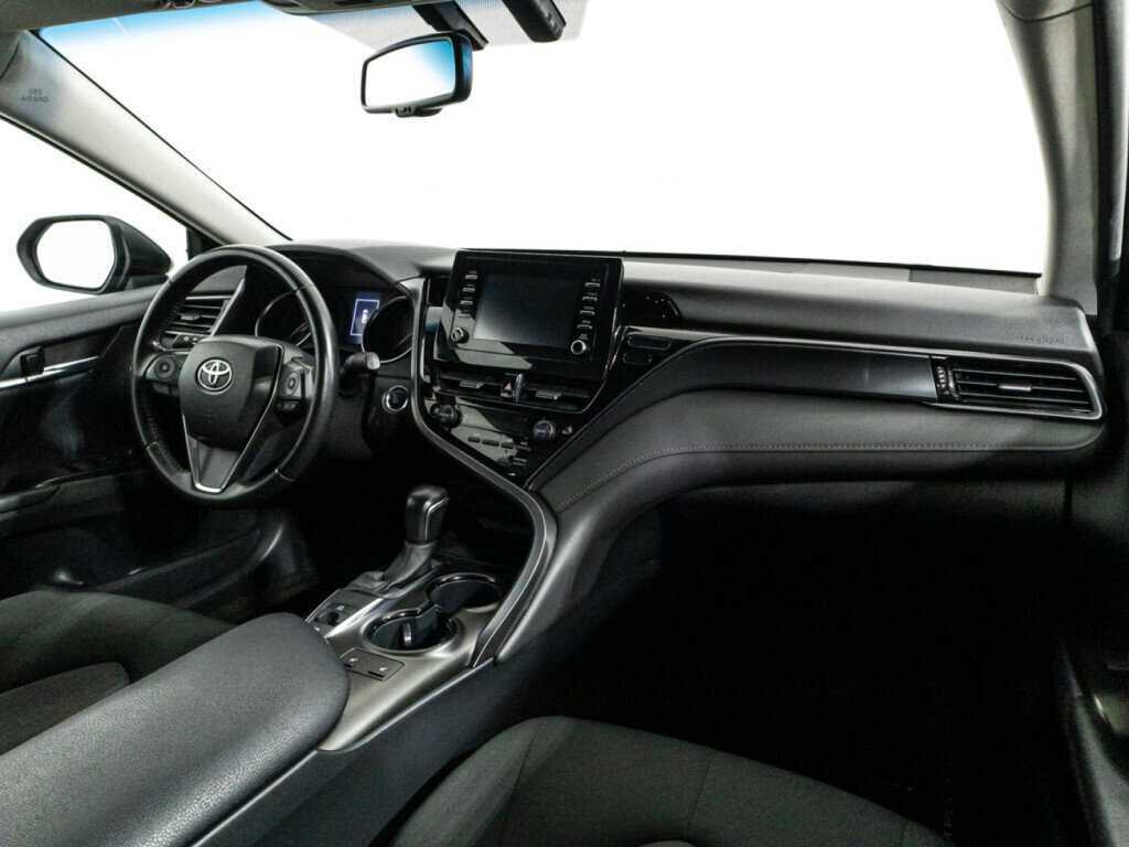 Б/У Тойота Камри 2021 года. Фото: #8