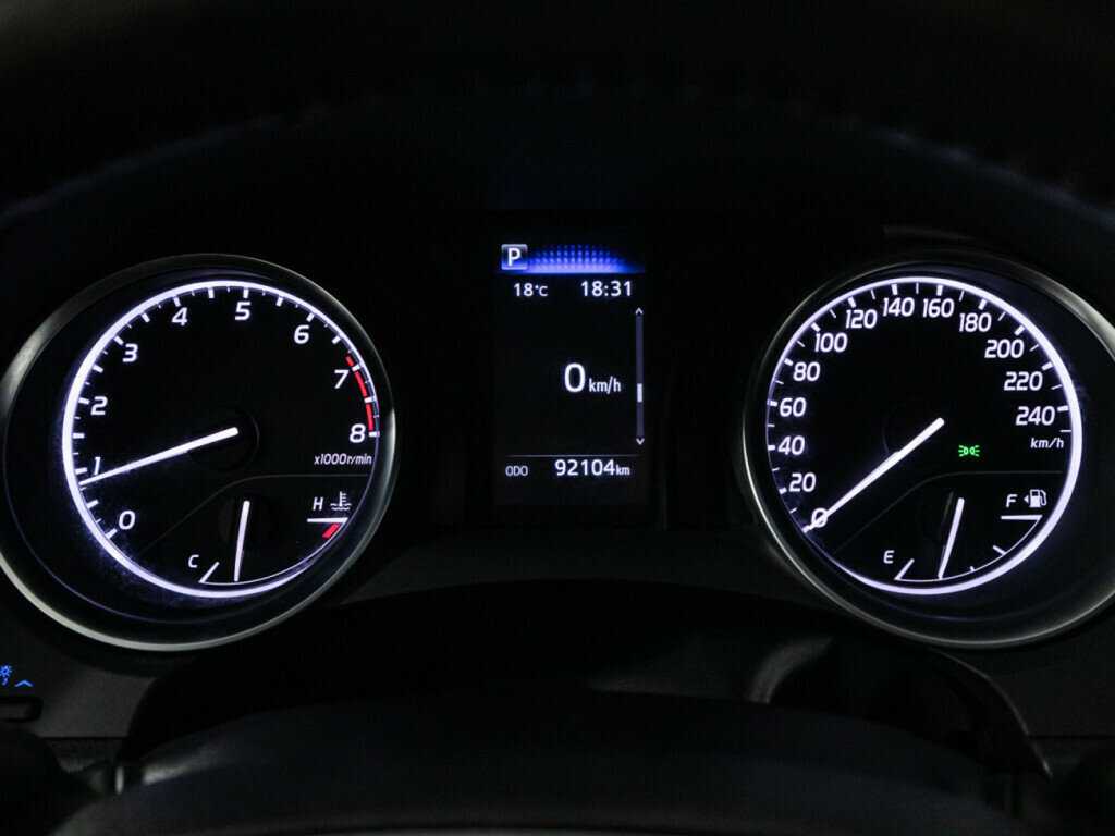 Б/У Тойота Камри 2021 года. Фото: #11