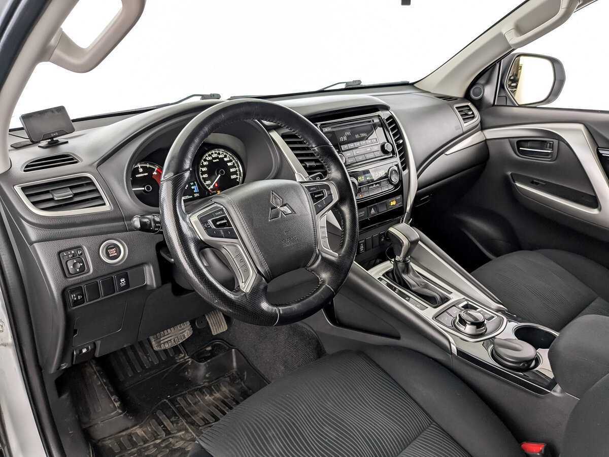 Mitsubishi Pajero Sport 2018 года с пробегом. Фото: #15