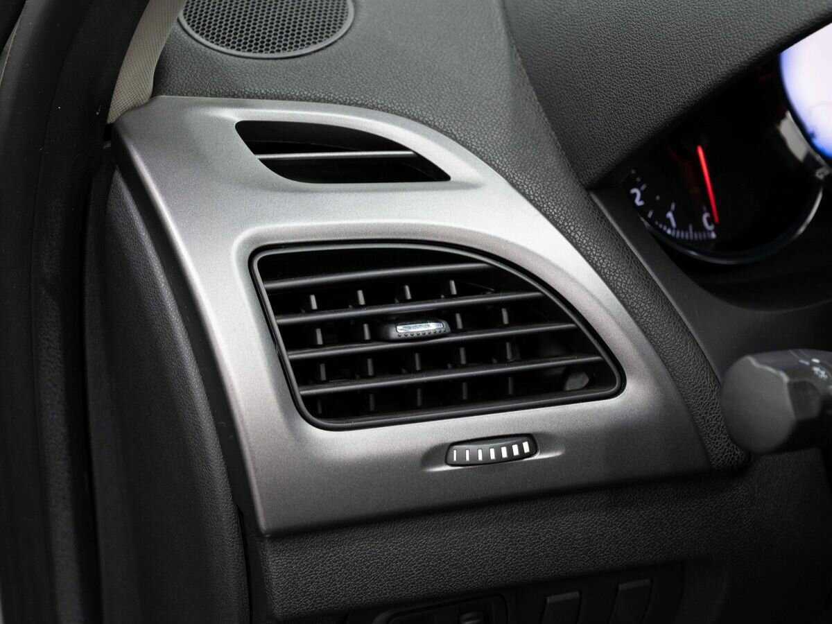 Б/У Рено Флюенс 2013 года. Фото: #18