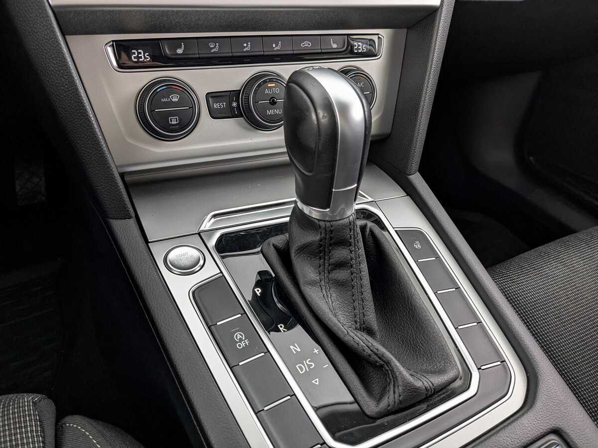 Б/У Фольксваген Пассат 2019 года. Фото: #20