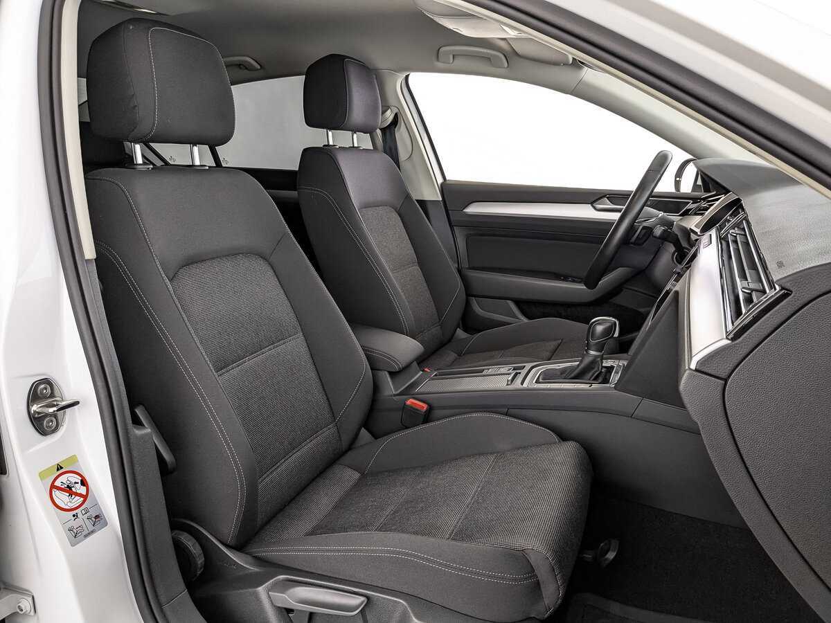 Б/У Фольксваген Пассат 2019 года. Фото: #23