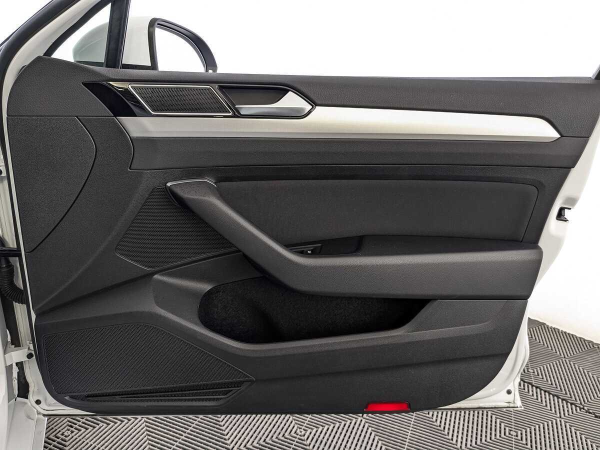 Б/У Фольксваген Пассат 2019 года. Фото: #24