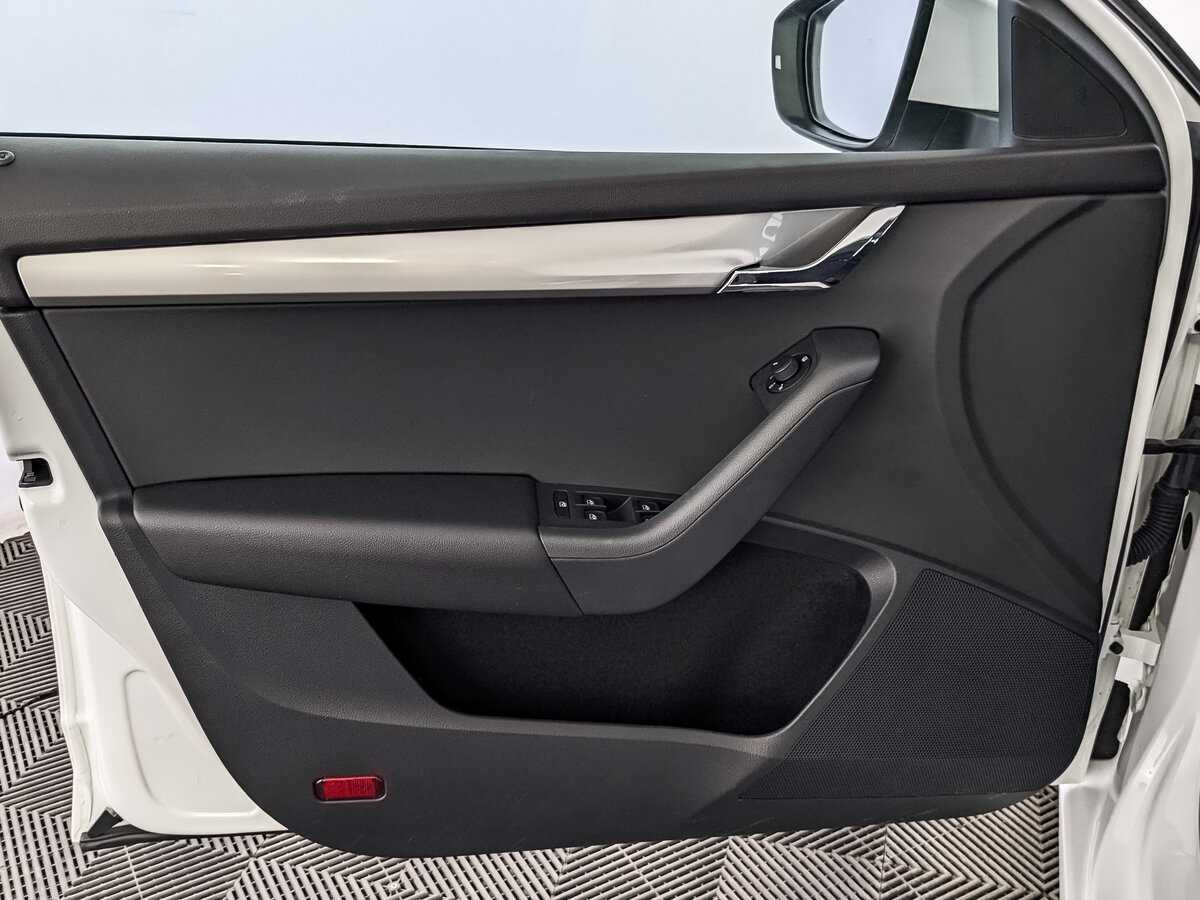 Б/У Шкода Октавия 2019 года. Фото: #16