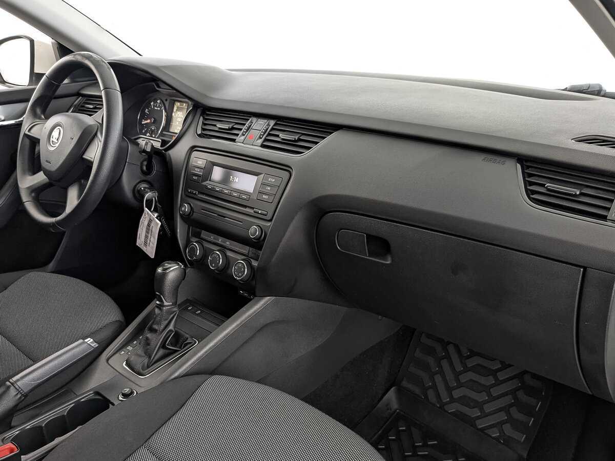 Б/У Шкода Октавия 2014 года. Фото: #11