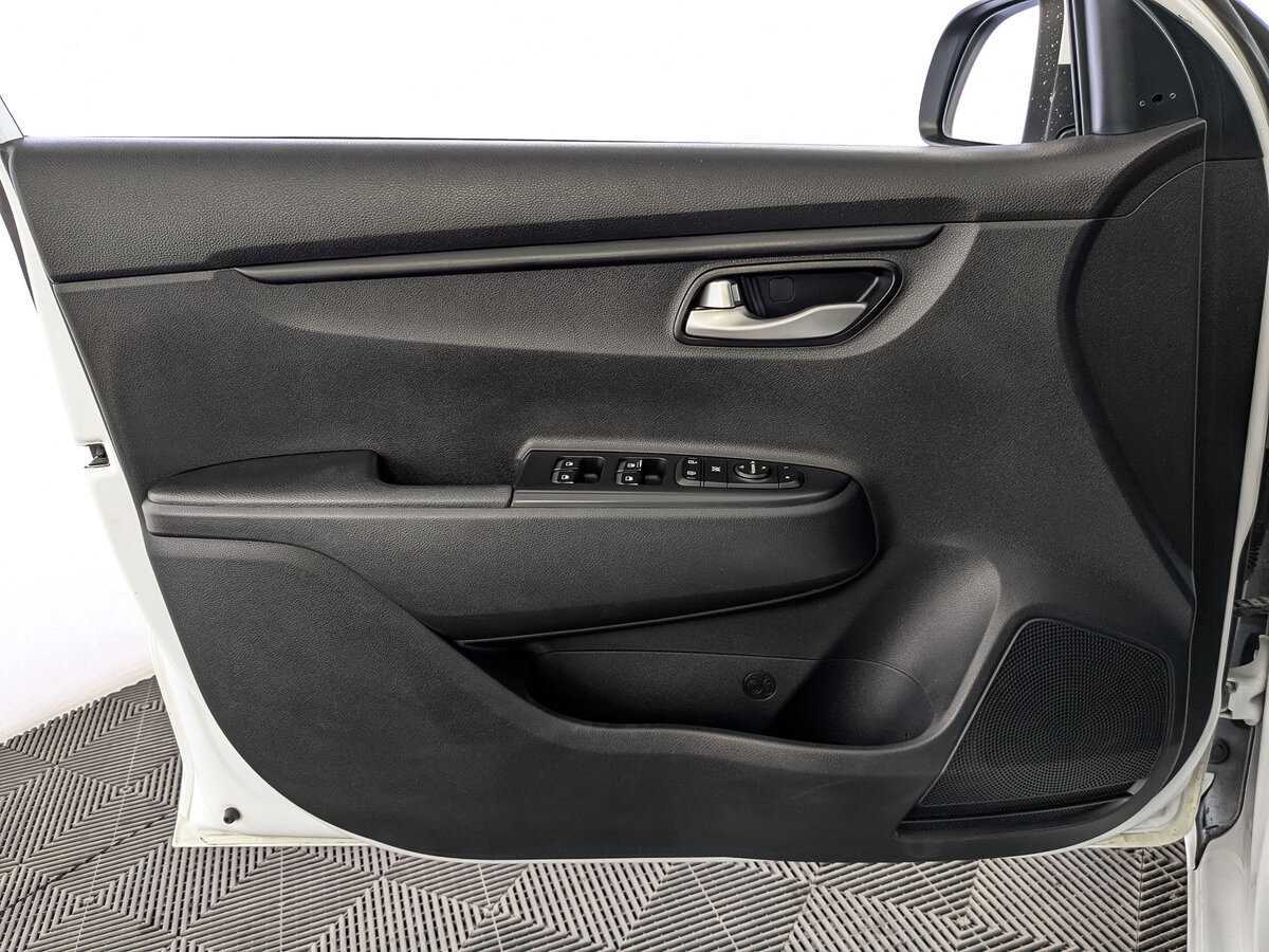 Б/У Киа Рио 2018 года. Фото: #18