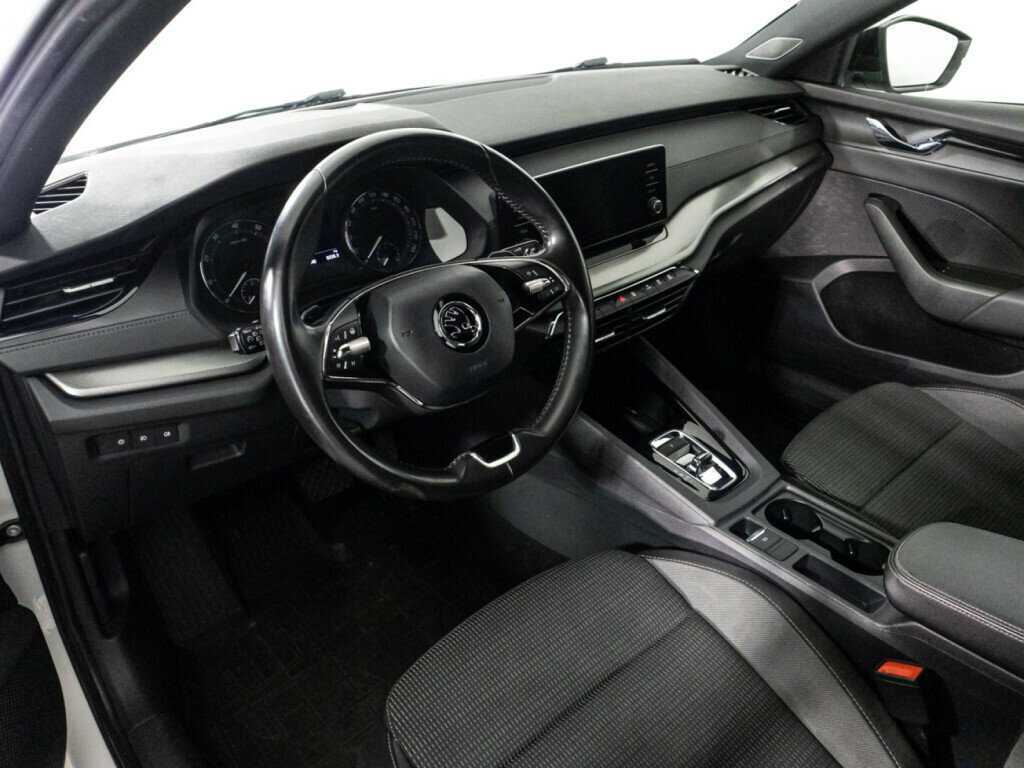 Б/У Шкода Октавия 2021 года. Фото: #10