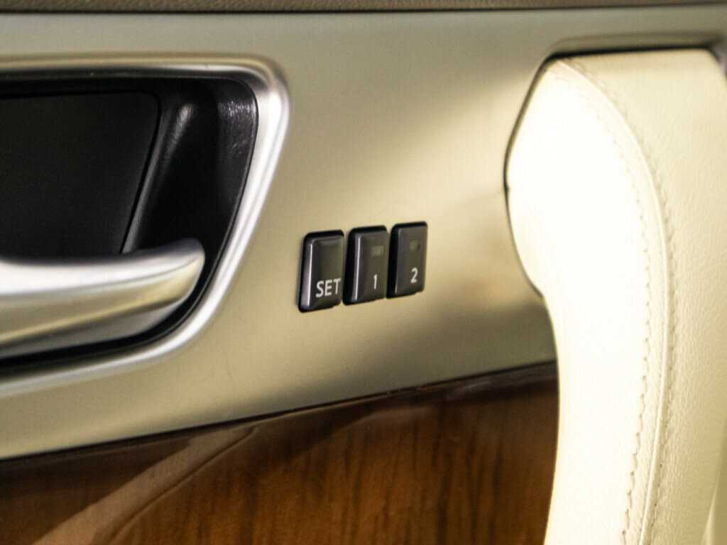 Infiniti FX 2012 года с пробегом. Фото: #19