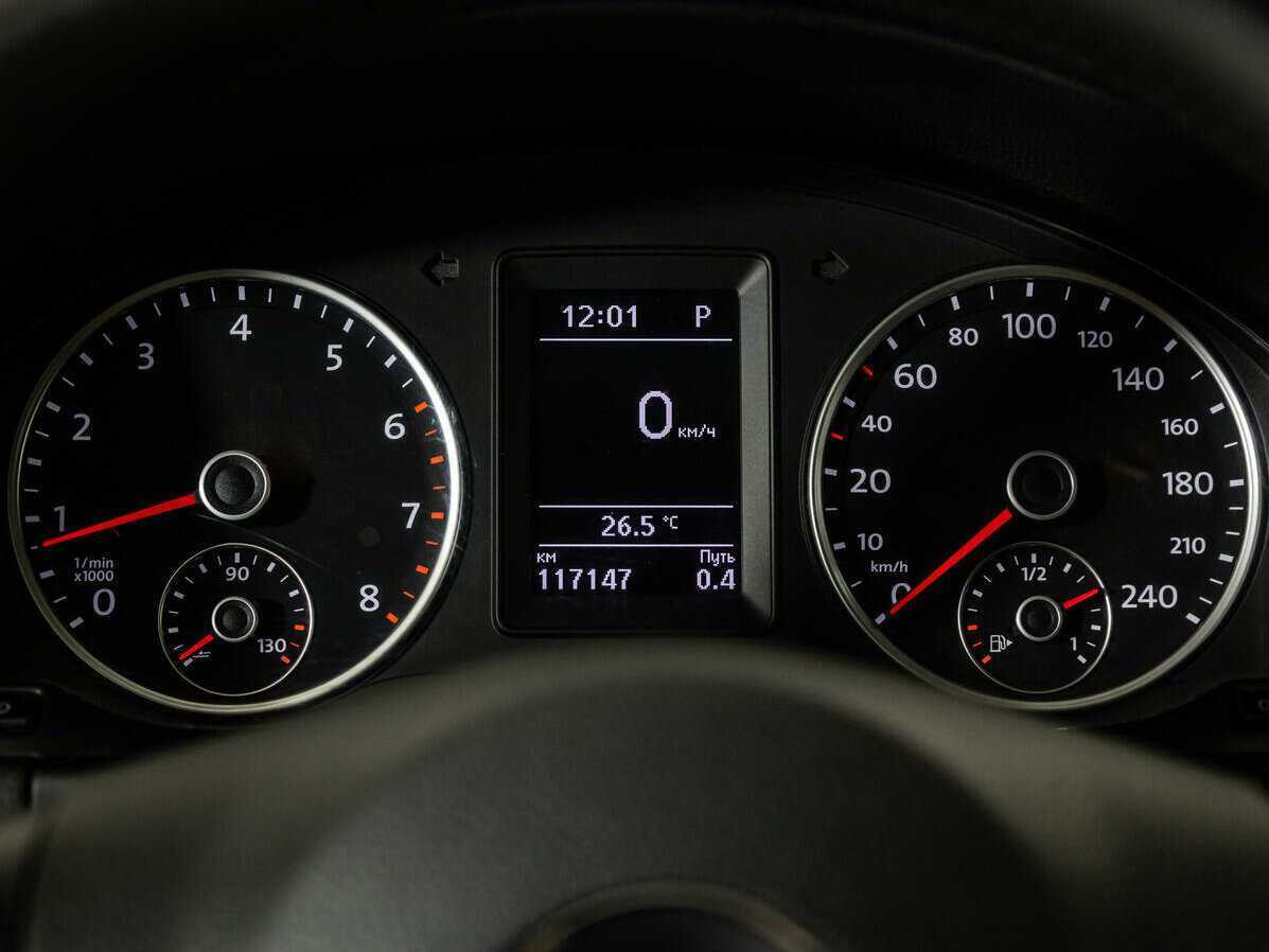 Б/У Фольксваген Тигуан 2015 года. Фото: #9