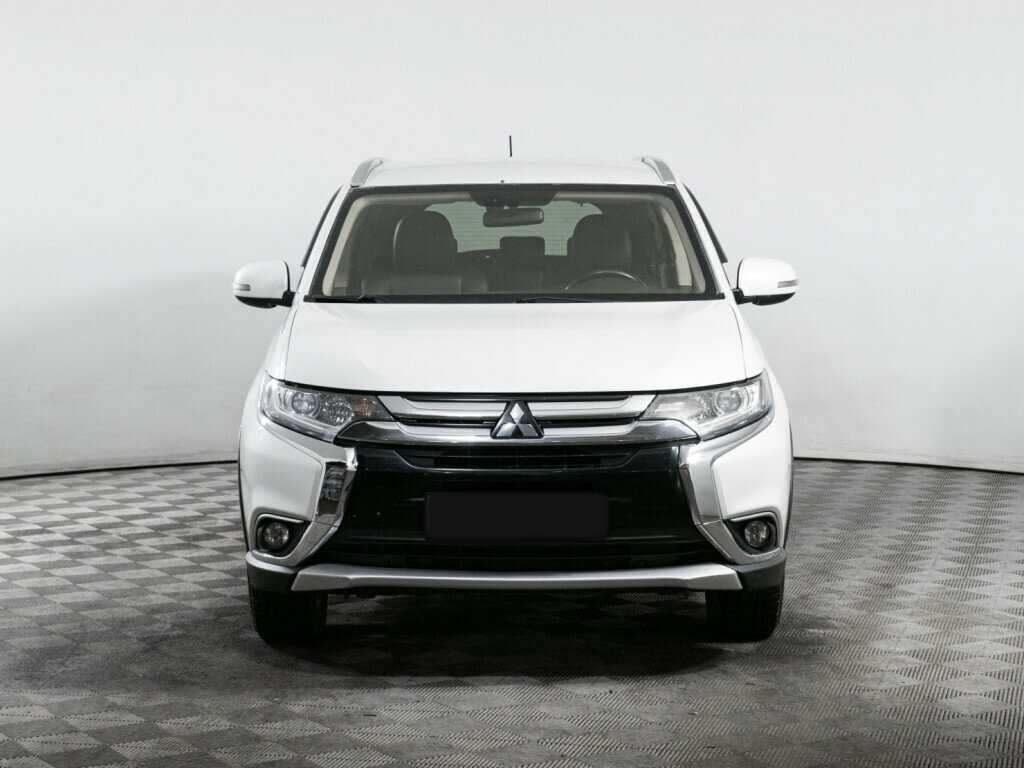 Mitsubishi Outlander 2015 года с пробегом. Фото: #1