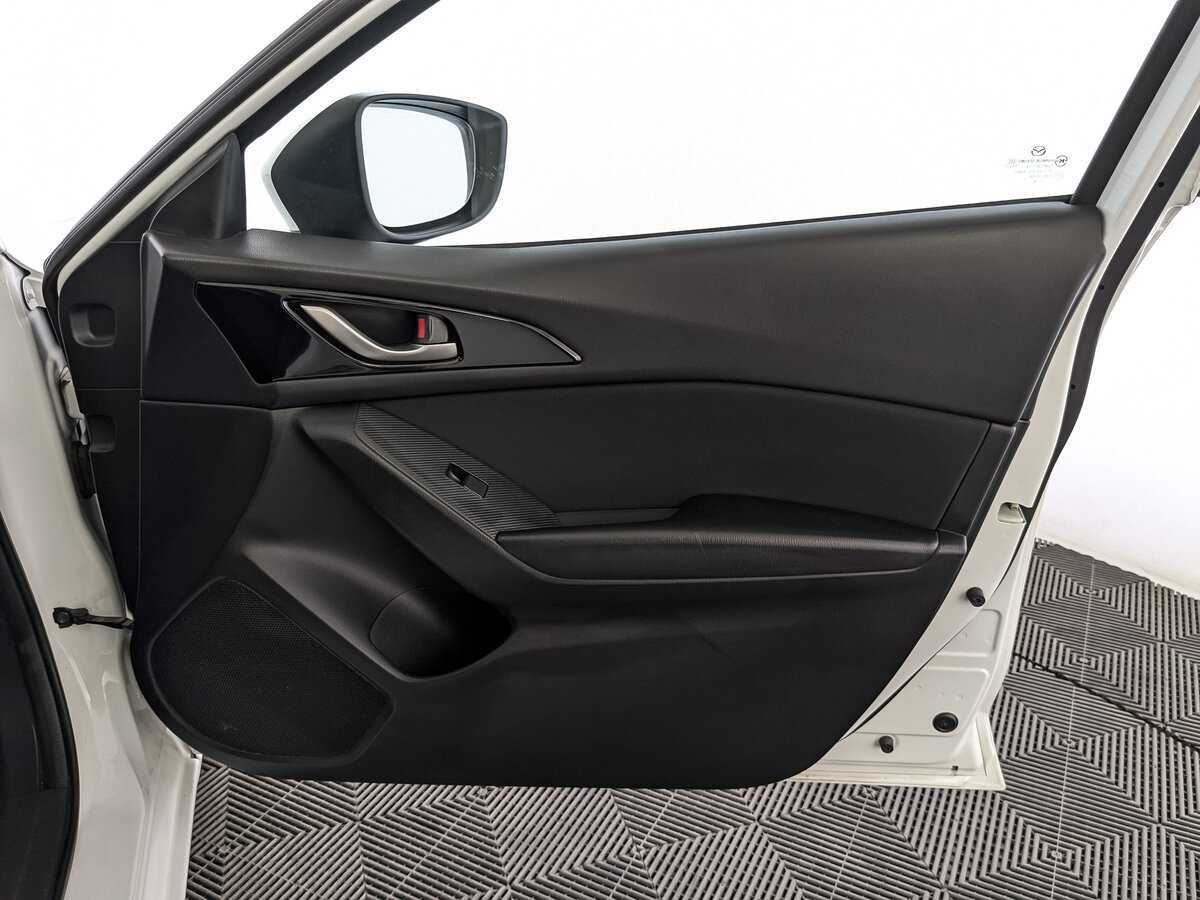 Б/У Мазда 3 2014 года. Фото: #24