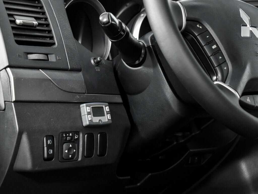 Б/У Митсубиши Паджеро 2013 года. Фото: #9