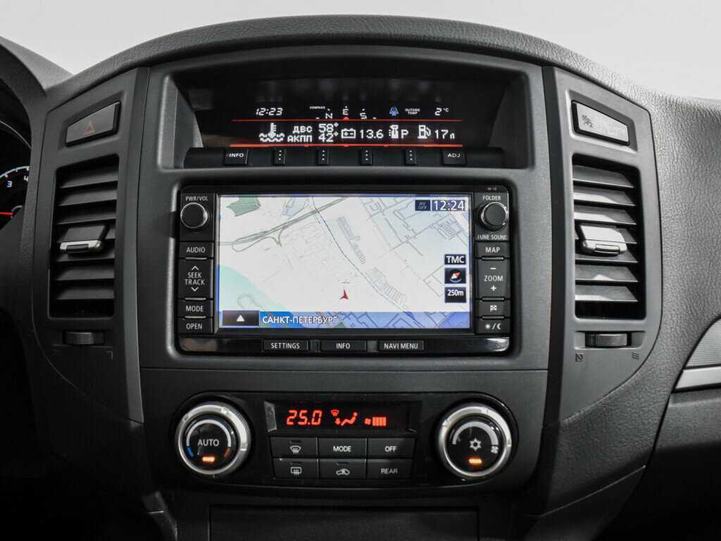 Б/У Митсубиши Паджеро 2013 года. Фото: #17