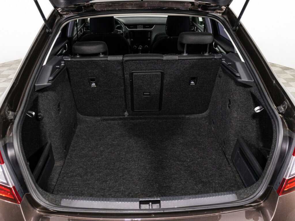 Б/У Шкода Октавия 2017 года. Фото: #14