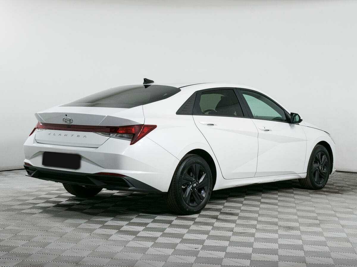 Б/У Хендай Елантра 2021 года. Фото: #2
