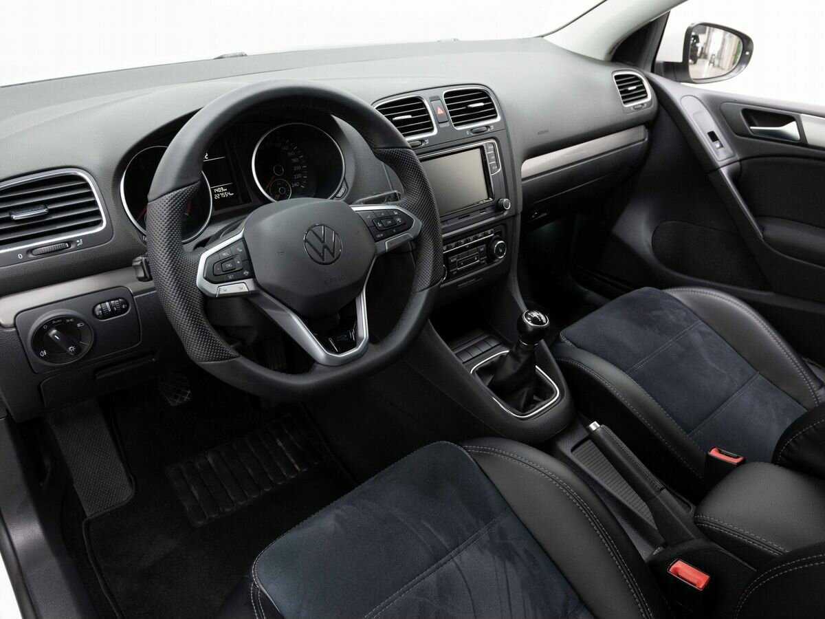 Б/У Фольксваген Гольф 2012 года. Фото: #6