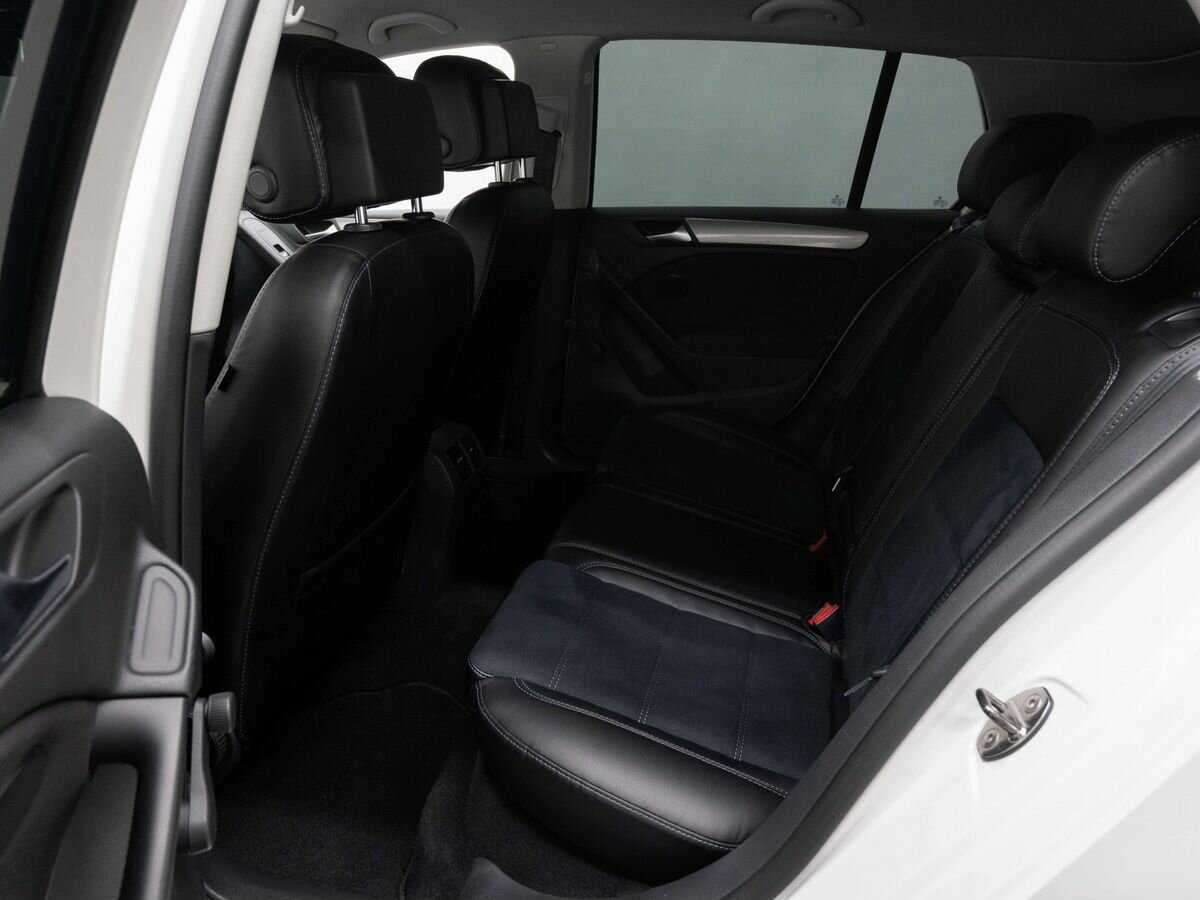 Б/У Фольксваген Гольф 2012 года. Фото: #8