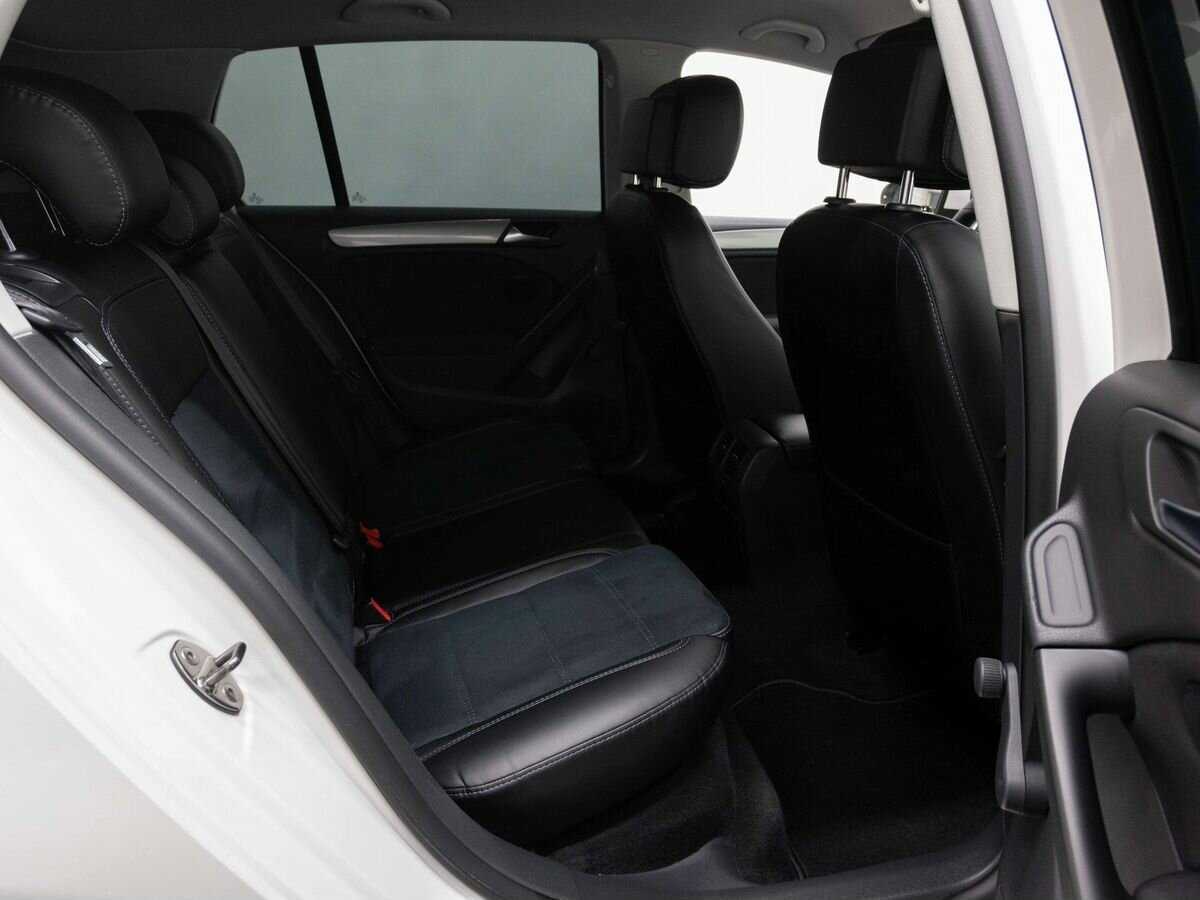 Б/У Фольксваген Гольф 2012 года. Фото: #9