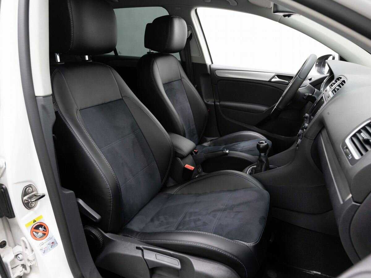 Б/У Фольксваген Гольф 2012 года. Фото: #11