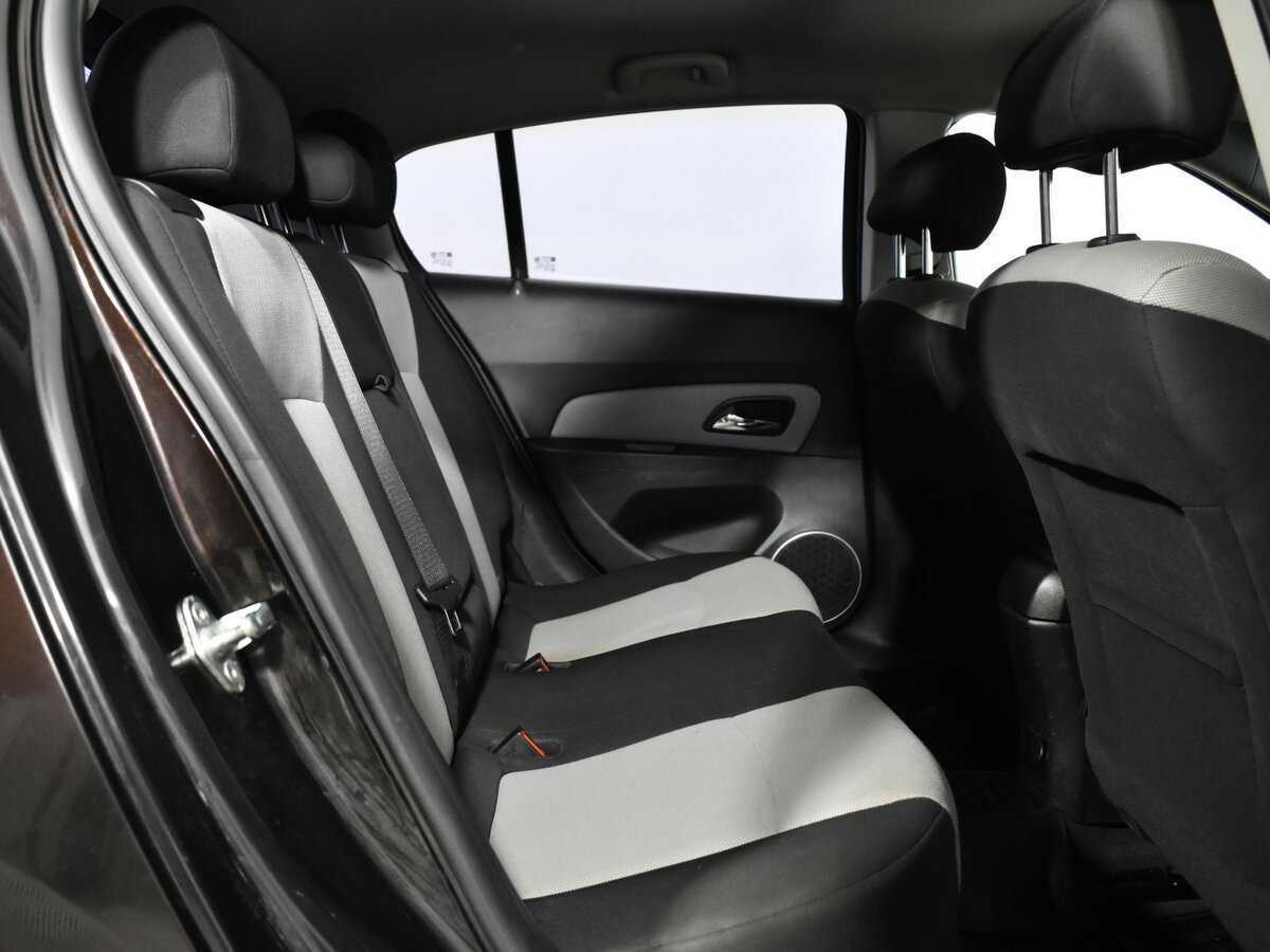 Б/У Шевроле Круз 2013 года. Фото: #9