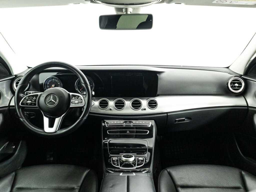 Mercedes-Benz E-Класс 2019 года с пробегом. Фото: #12